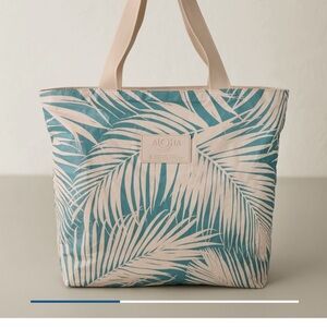 ALOHA Blue and Cream Palm Tote Bag NWT